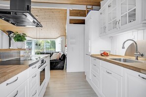 Réfrigérateur, four, plaque de cuisson, lave-vaisselle