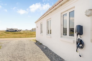 Property grounds - Pool and activity house with a fantastic view of the North Sea. (Frøstrup)