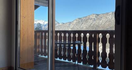 Mountain apartment with superb view of the Lachat mountain