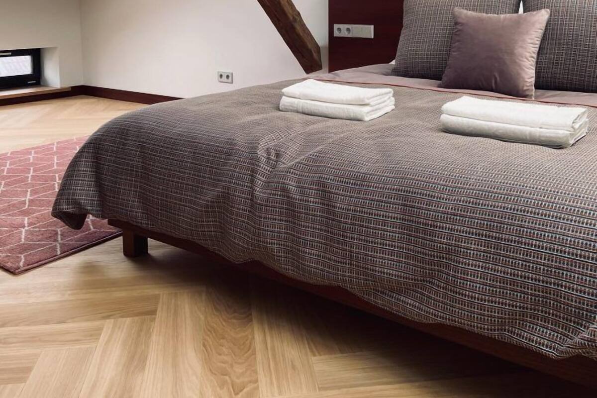 Premium Apartment, 2 Bedrooms | 2 bedrooms, soundproofing, iron/ironing board, free WiFi