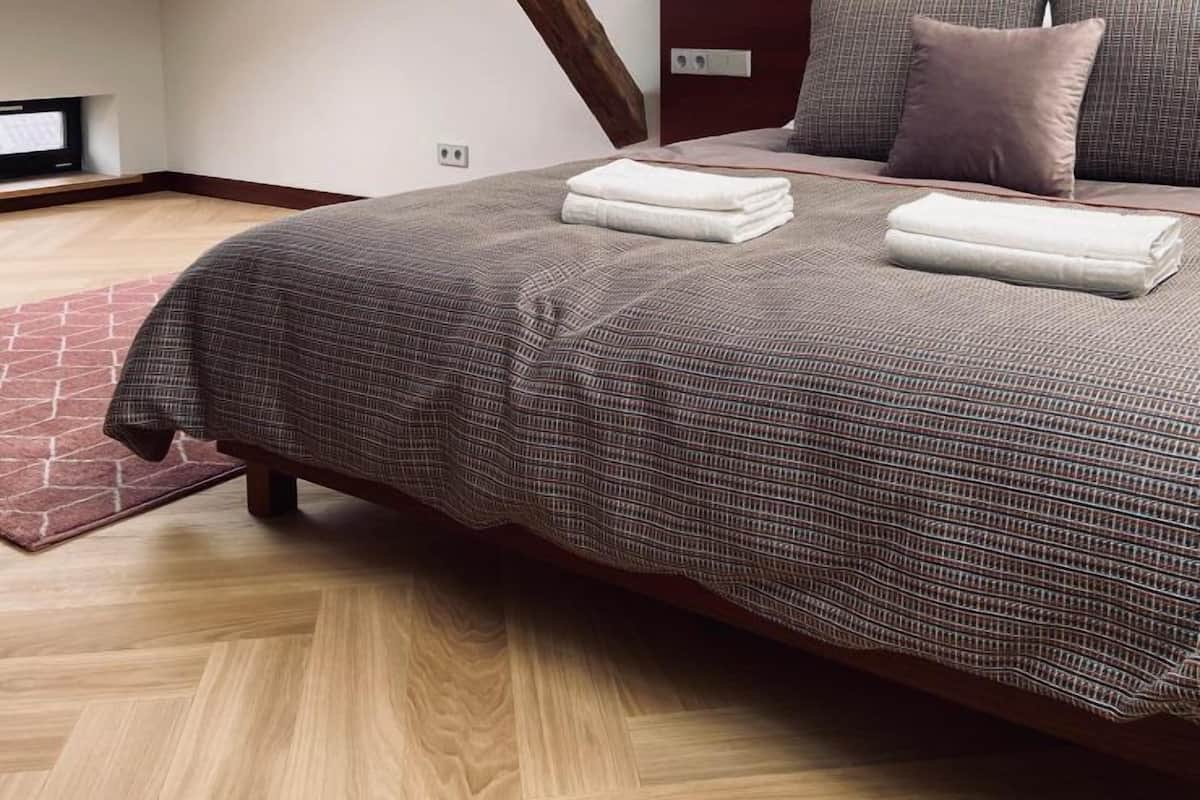 2 bedrooms, soundproofing, iron/ironing board, free WiFi