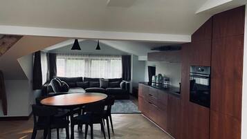 Leilighet – premium, 2 soverom | Eget kjøkken | Kjøleskap, ovn, kokeplater og oppvaskmaskin