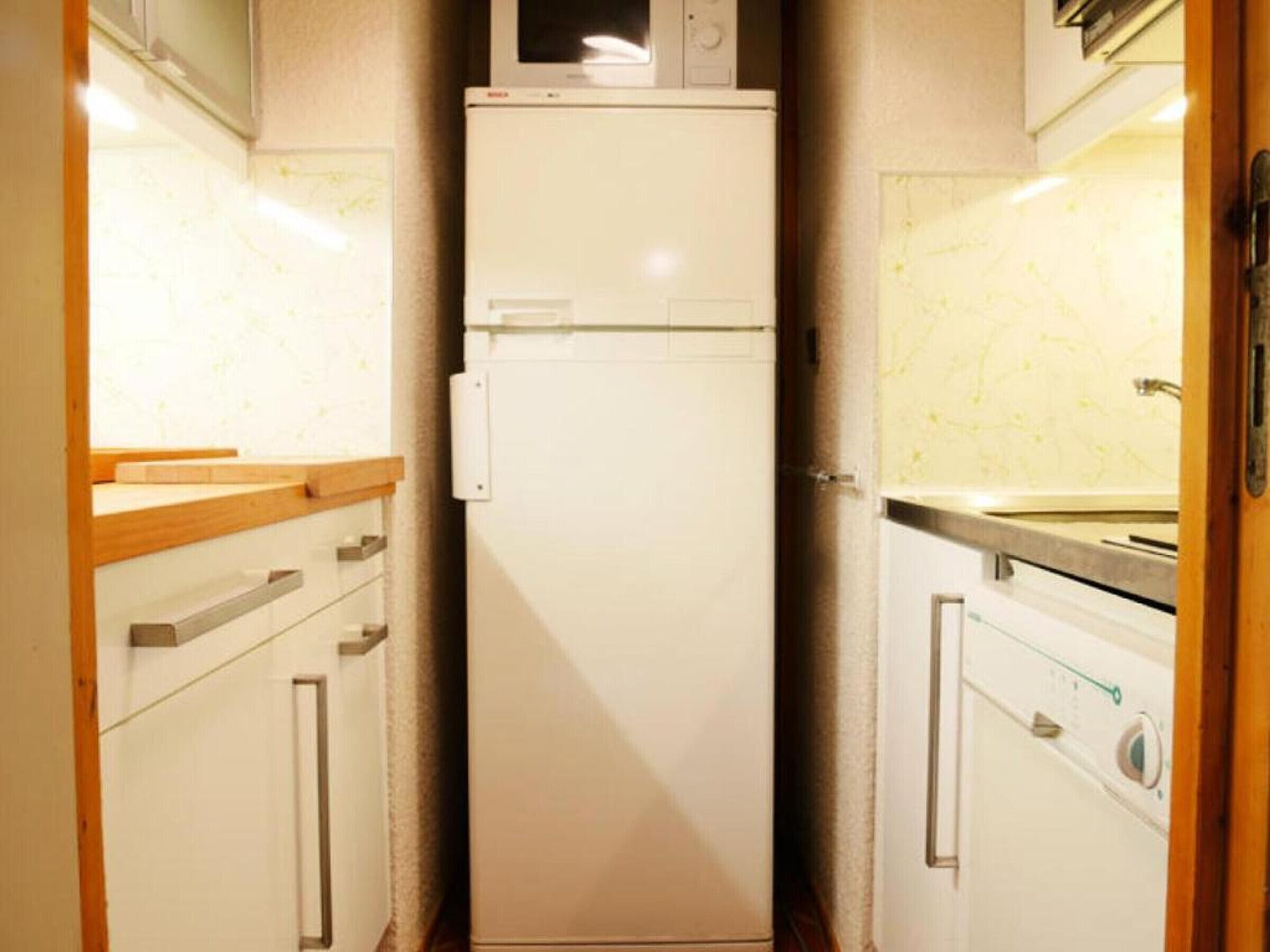 Refrigerador, microondas, horno y lavavajillas 