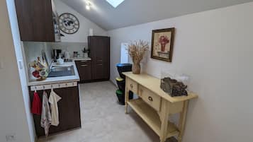 Réfrigérateur, micro-ondes, lave-vaisselle