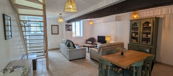 Charming cottage near Orléans with private garden and parking