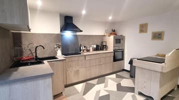 Refrigerador, microondas y lavavajillas