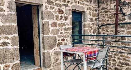 GĂźte de charme 18Ăšme avec spa et terrasse, St-Julien-Molin-Molette