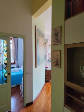 1 bedroom, desk, iron/ironing board, free WiFi - Alice's Suite, accommodation of wonders! (Milano)
