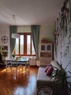 Smart TV - Alice's Suite, accommodation of wonders! (Milano)