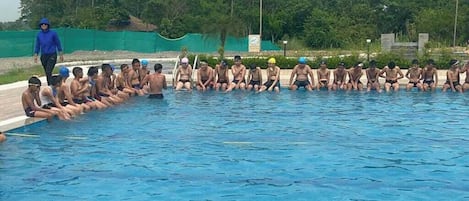 Piscine extérieure (ouverte en saison)