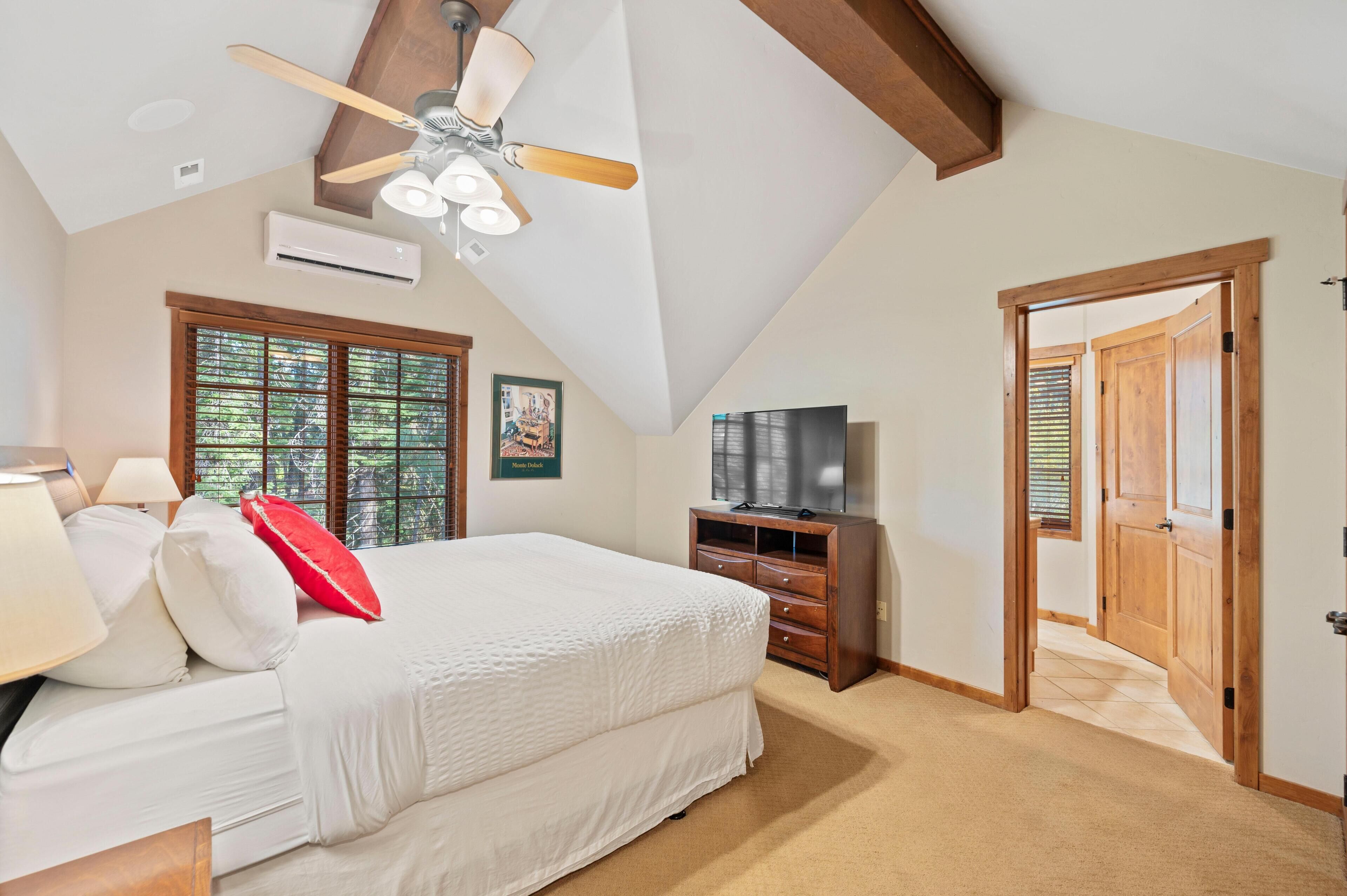2 bedrooms, internet, bed sheets