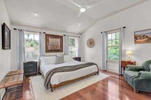 4 bedrooms, desk, iron/ironing board, travel crib