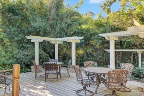 屋外ダイニングエリア