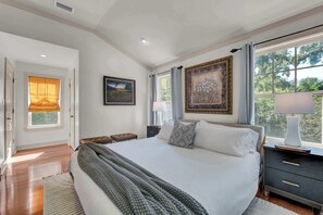 4 Schlafzimmer, Schreibtisch, Bügeleisen/Bügelbrett, Reisekinderbett