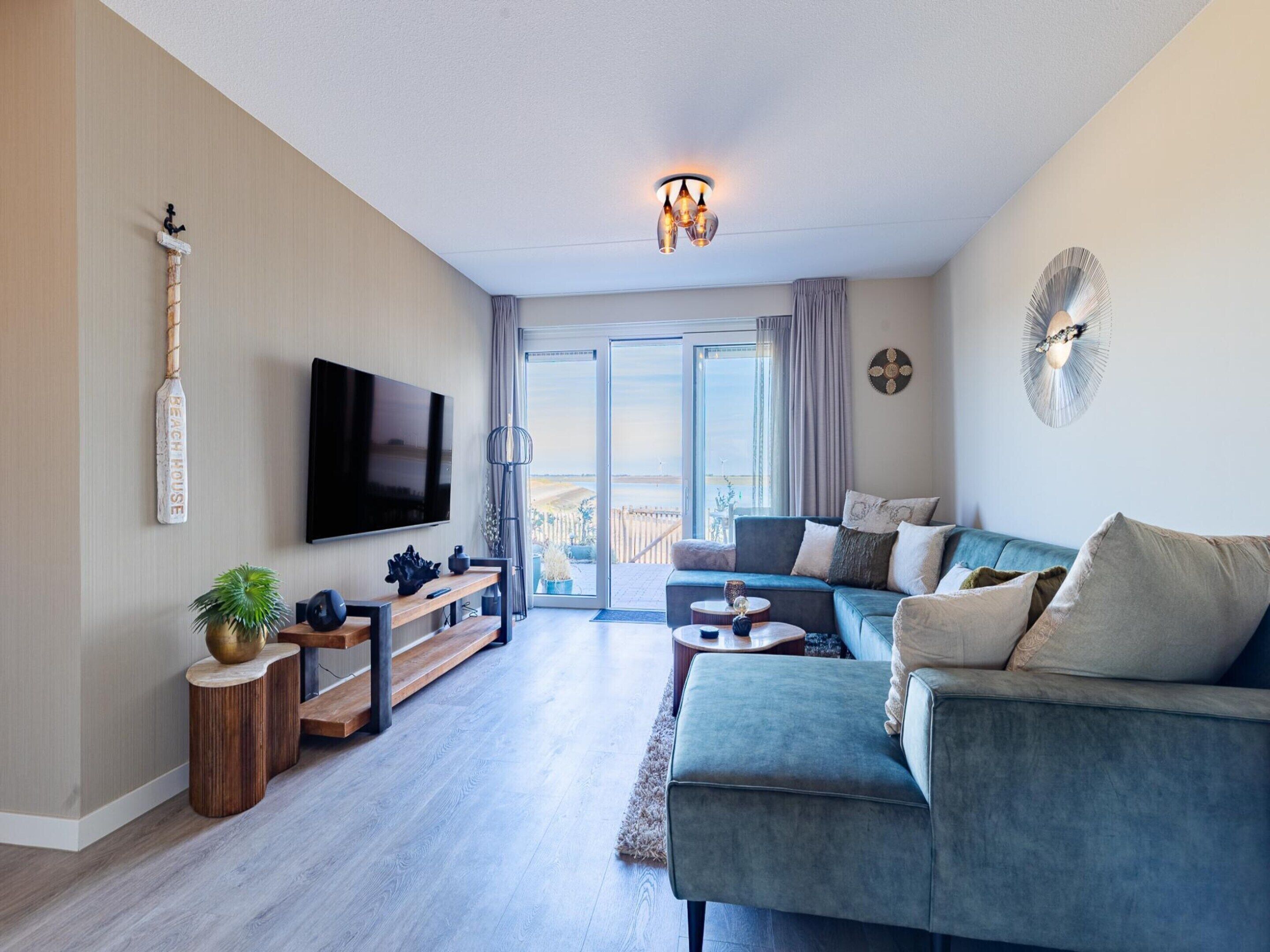 Apartment | Ruang tamu | TV 