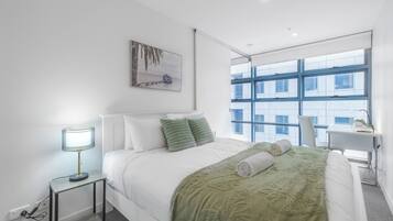 1 habitación, tabla de planchar con plancha, wifi gratis y ropa de cama