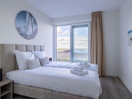 2 habitaciones, muebles diferentes y ropa de cama 