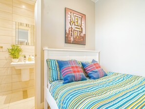 Apartment | 1 bedroom, iron/ironing board, free WiFi, bed sheets - Sheffield Oasis Apartment - Modern & Cosy Stay (Sheffield)