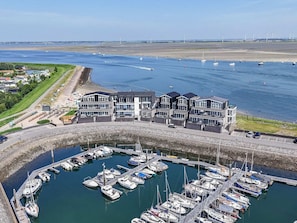 House | Marina