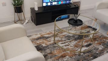 Appartement | Woonruimte | Een televisie