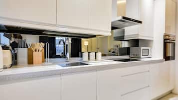 Apartment | Eigene KĂŒche | KĂŒhlschrank, Mikrowelle, Ofen, Herdplatte