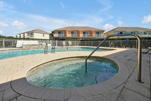Innenpool, beheizter Pool