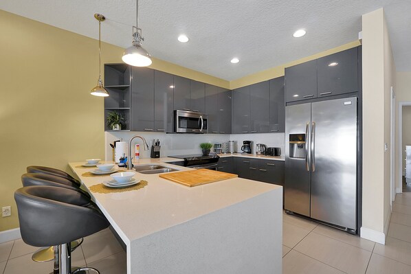 Fridge, microwave, oven, stovetop