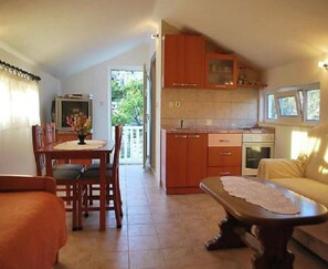 Apartment | Living room - Nice Apartment With Balcony (Ploce)