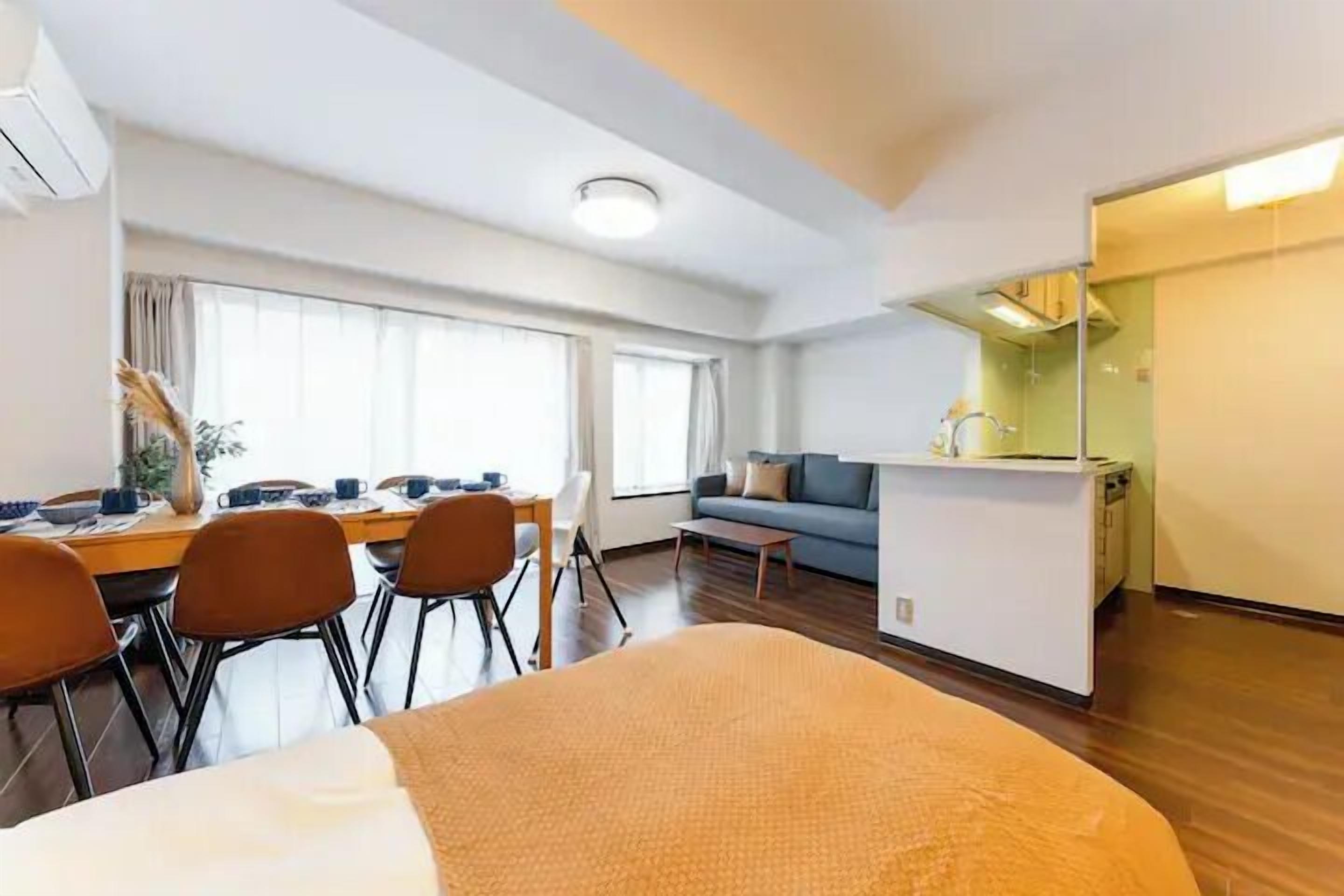Apartment, City View | Living area