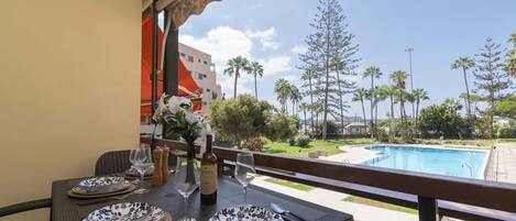 屋外ダイニングエリア