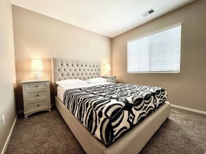 4 Schlafzimmer, Bügeleisen/Bügelbrett, Reisekinderbett, WLAN