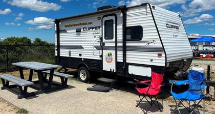 Cozy RV with AC and Heat
