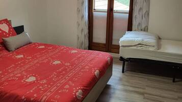 2 sovrum, strykjÀrn/strykbrÀda, gratis wi-fi och sÀngklÀder