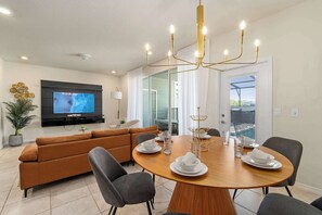 Dining - Family villa w/ pool near Solterra water park (Davenport)