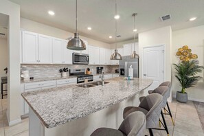 Fridge, microwave, oven, stovetop - Family villa w/ pool near Solterra water park (Davenport)