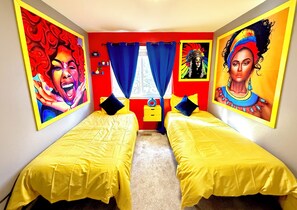 3 habitaciones, escritorio, tabla de planchar con plancha y wifi gratis