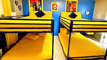 3 bedrooms, desk, iron/ironing board, free WiFi