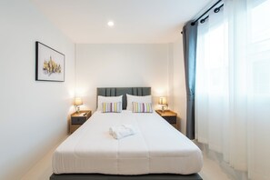 Standard Room | Free WiFi, bed sheets - Royal BJ Hotel (Pattaya)