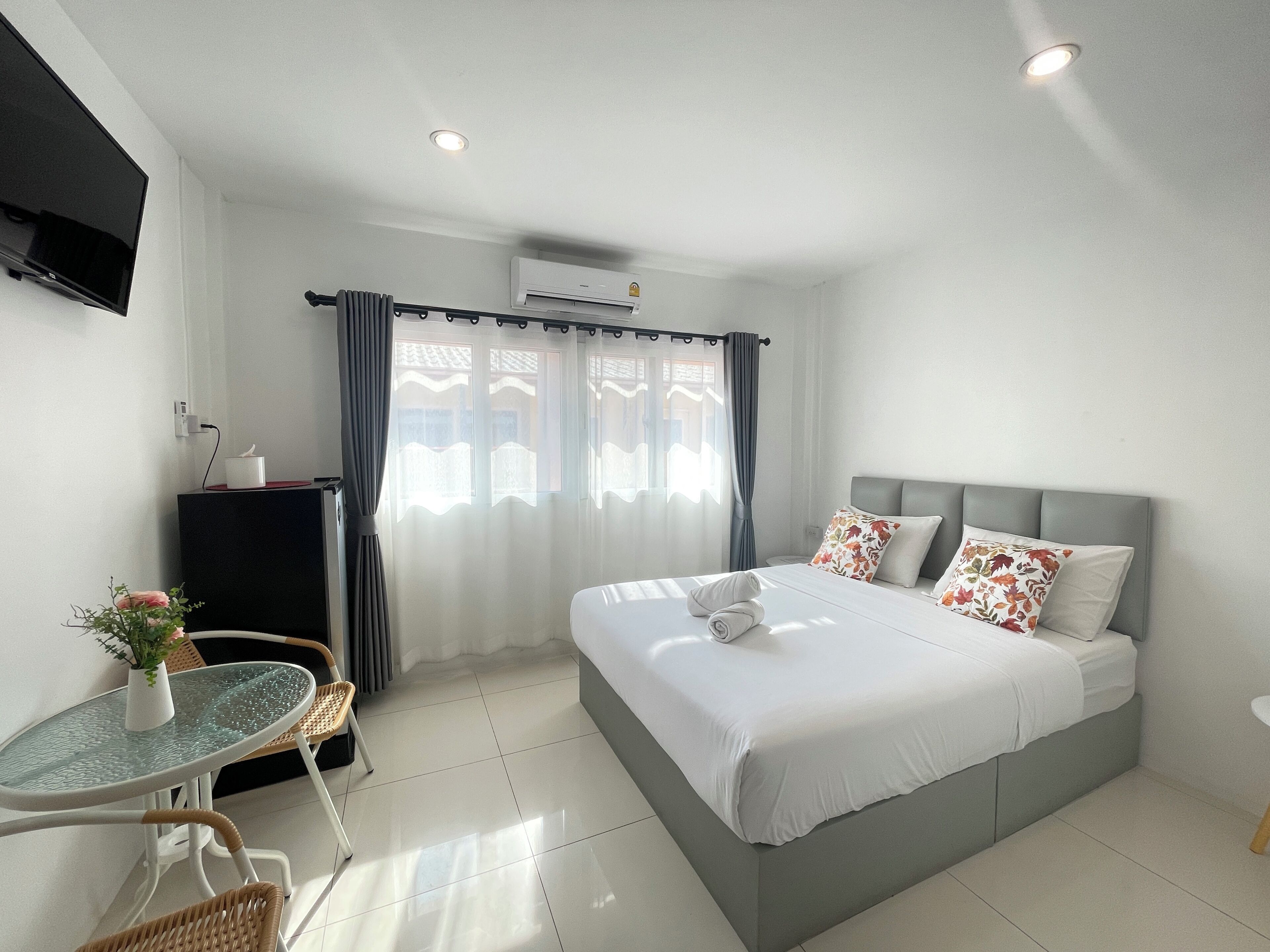 Deluxe Double Room | Free WiFi, bed sheets