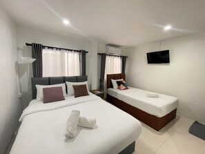 Superior Triple Room | Free WiFi, bed sheets - Royal BJ Hotel (Pattaya)