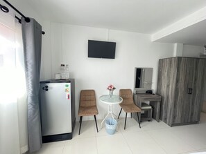 Free WiFi, bed sheets - Royal BJ Hotel (Pattaya)