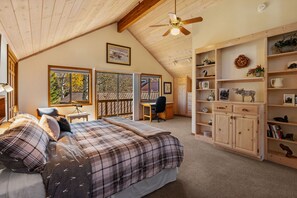 3 bedrooms, desk, iron/ironing board, travel cot
