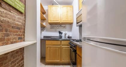 Cozy private furnished 1-bedroom in Fort Greene
