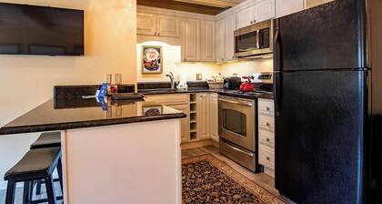 Atelier Condo 1094 - New Lisiting! Close to Sun Valley Village & Ski School
