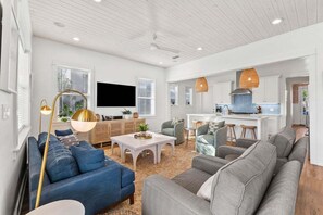 Smart TV, video games, books, offices - Seagrove Beach Charmer! Private Pool, 4 Bikes, & LSV Included! (Santa Rosa Beach)