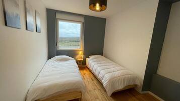 2 bedrooms, WiFi, bed sheets