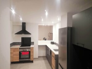 Private kitchen - Gîte with view of Mont St Odile for 4-6 people.  (Bernardswiller)