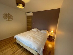 2 室のベッドルーム、WiFi (無料)