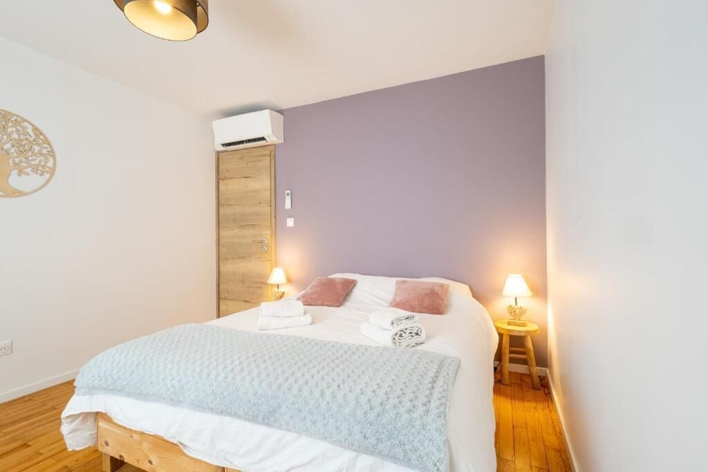 2 bedrooms, WiFi, bed sheets