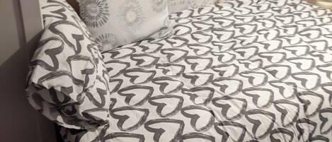 Huisje | 1 slaapkamer, een strijkplank/strijkijzer, gratis wifi, beddengoed